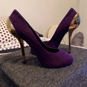 Giuseppe purple suede pump/gold heel